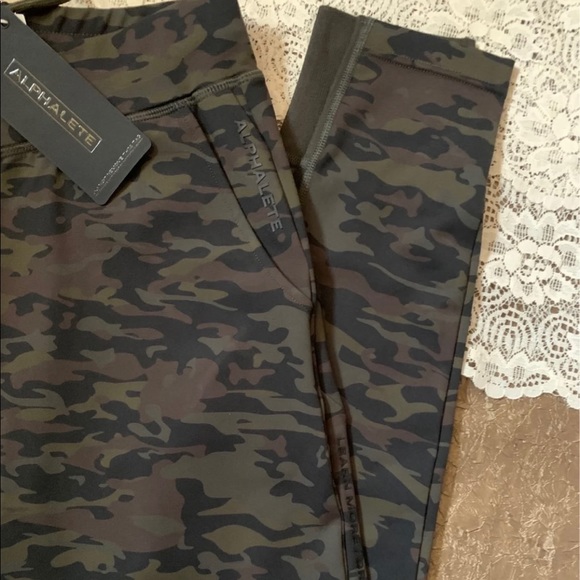 Alphalete Premium Pro-Elite Jogger Muted Camo - Picture 4 of 10